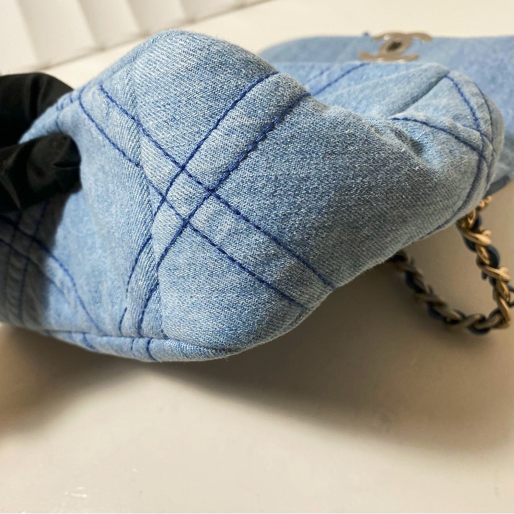 CHANEL 19 Handbag Medium Blue Denim - Picture 12 of 12